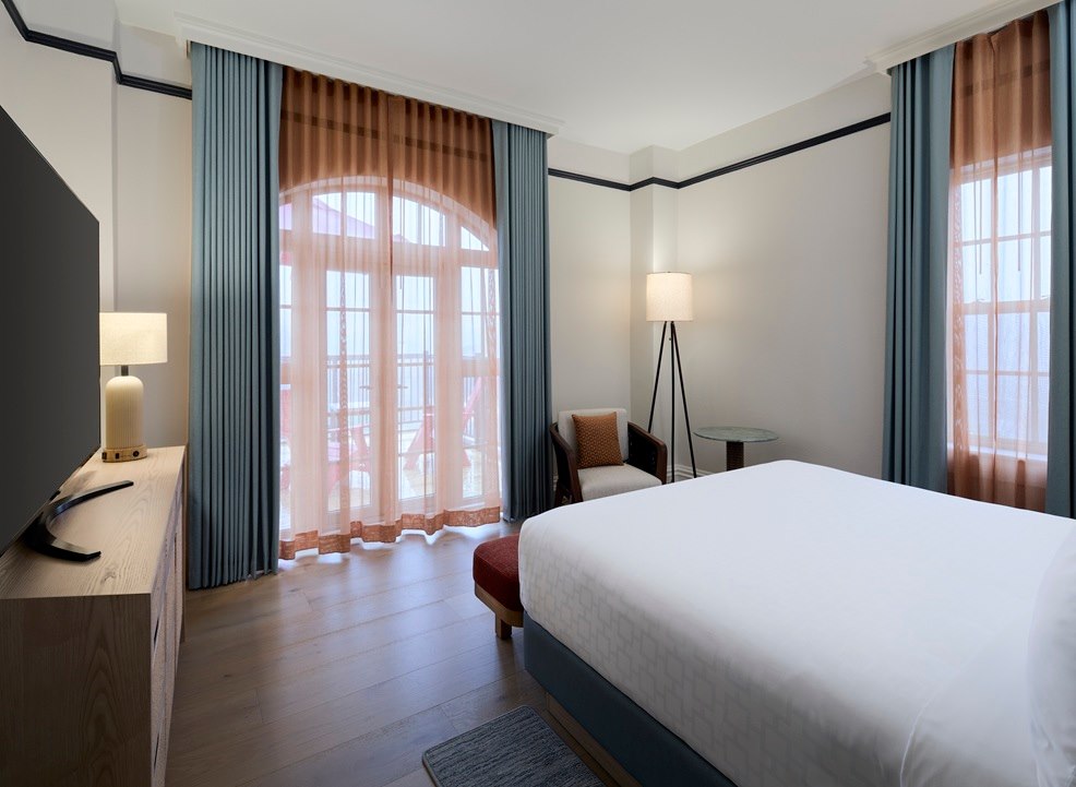 Algonquin Patio at New Brunswick